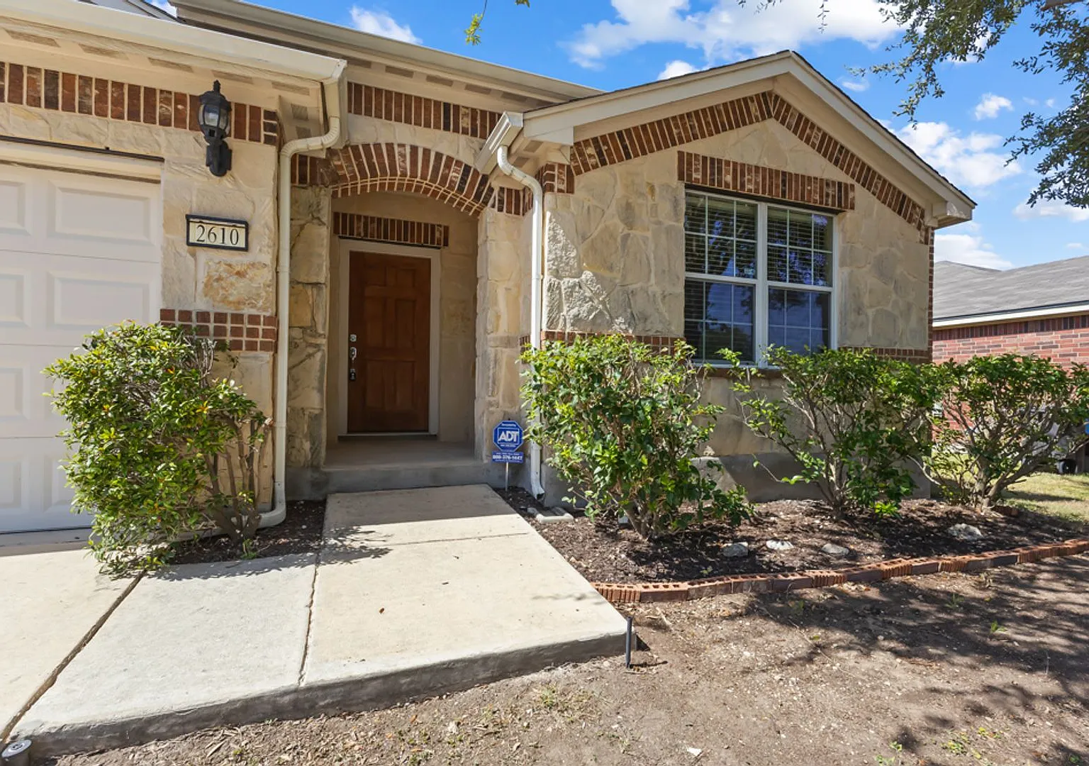 3 Bedroom/2 Bath Encino Ridge Subdivision — Photo 3