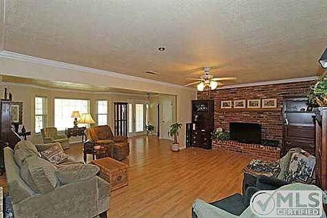 4th image of 1752 Northridge Dr