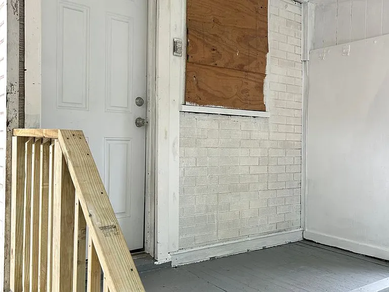 739 Beatty St — Photo 7