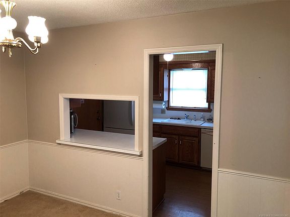 2nd image of 305 N B Ave