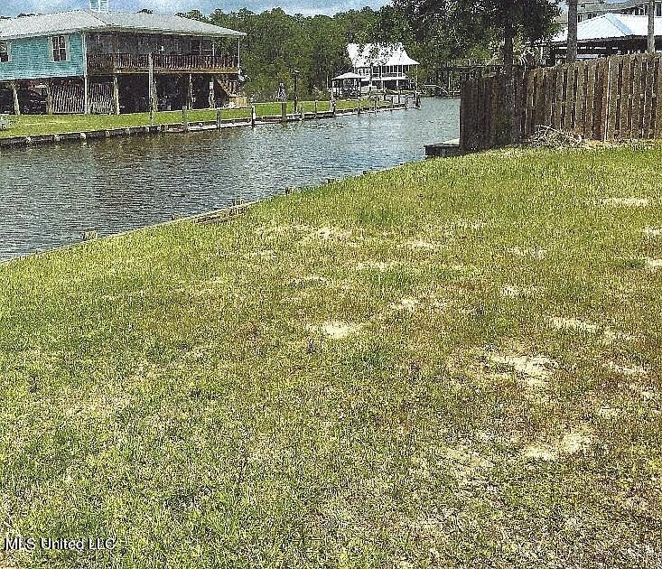 2nd image of 237 Hackberry Dr