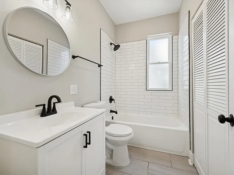 4845 W Potomac Ave #2 — Photo 4