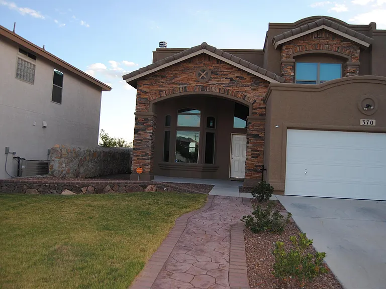 370 Bentridge — Photo 3
