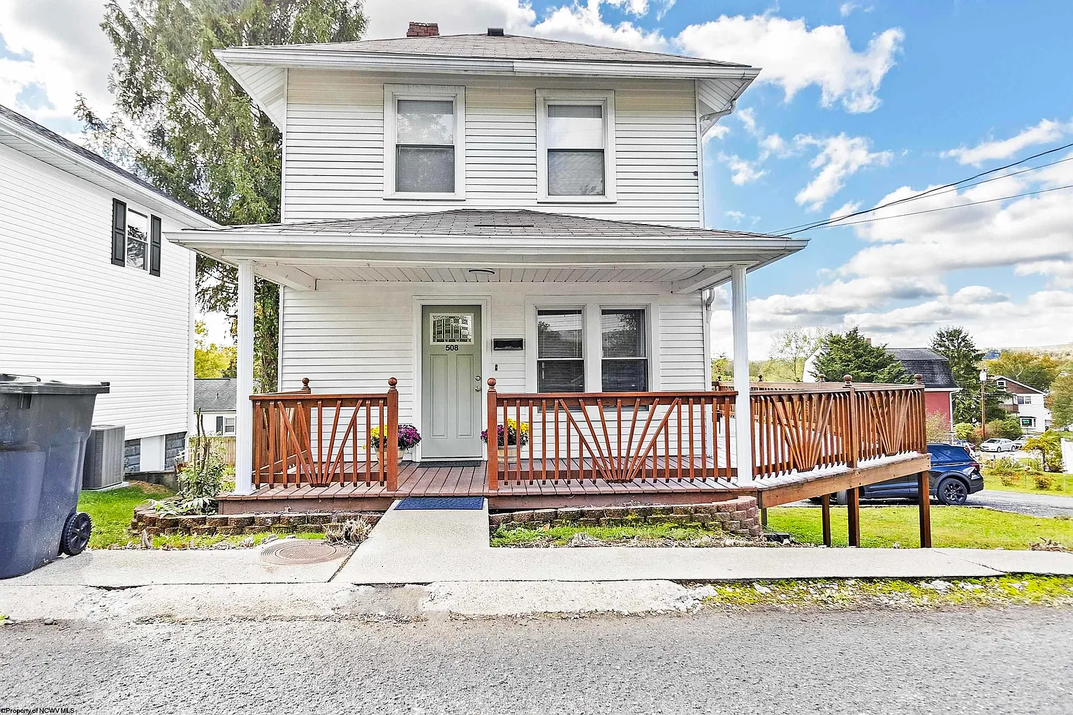 508 Globe Ave photo 1