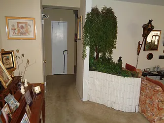 Sold by Thomas Lipovetsky, LREB