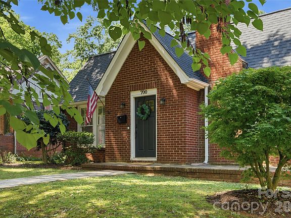 2nd image of 700 Woodruff Pl
