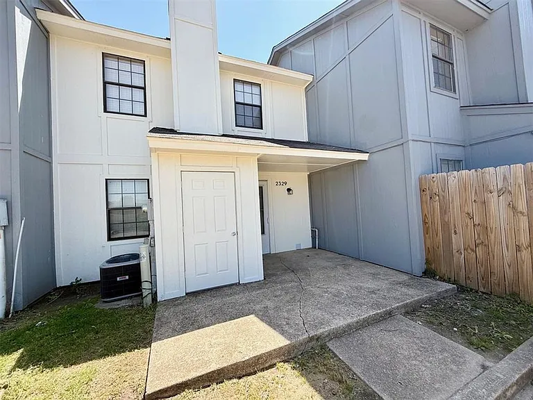 2329 Heatherfield Ln — Photo 16