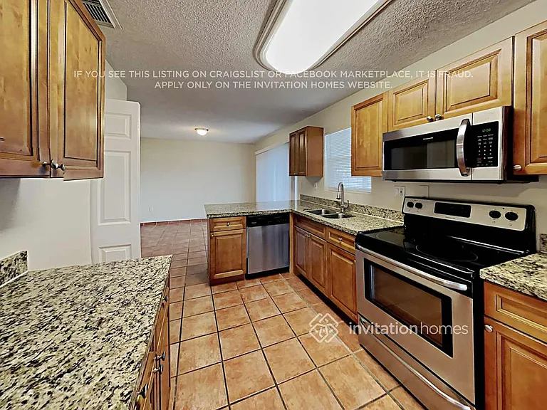 9853 SW 221st St — Photo 7