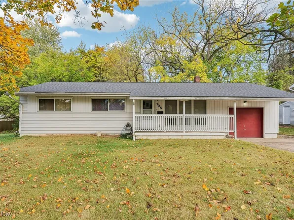 105 N Woodhill Dr, Amherst, OH 44001