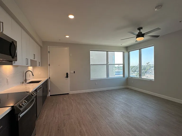 Evoc Hillcrest — Photo 30