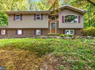 102 Ironmaster Rd, Lebanon, PA 17042