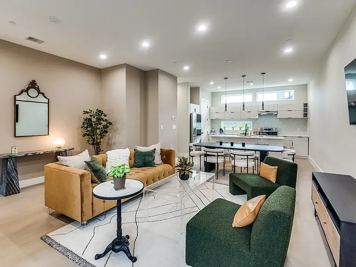 Fully Furnished, Modern Townhome-Style Condo in the Heart of East Dallas! — Photo 2
