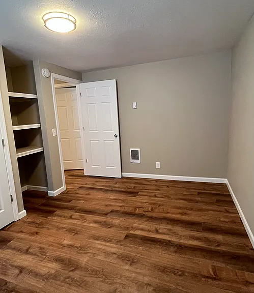 Churchill Village Apartments — Photo 59