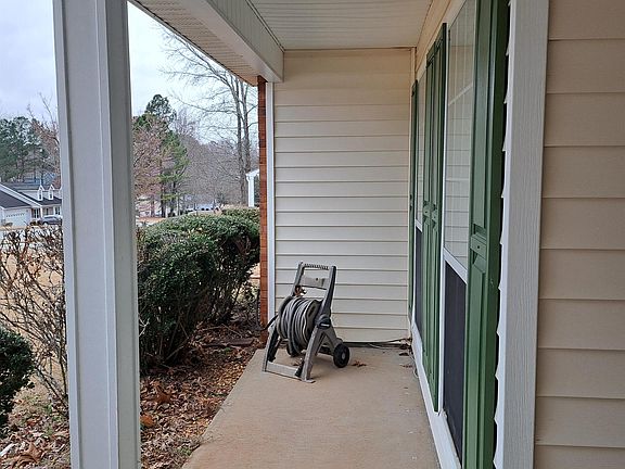 3rd image of 506 Fieldgreen Dr