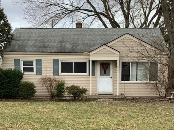 804 Robinwood Dr, Troy, MI 48083