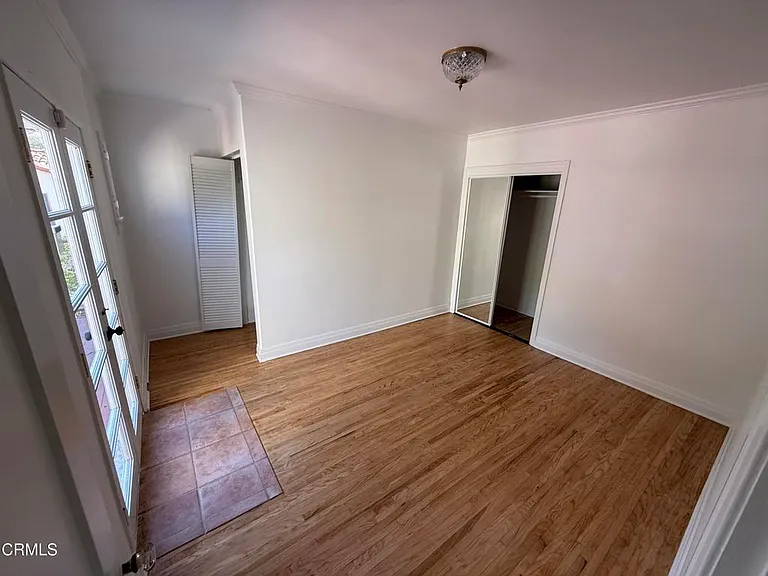 2371 Foster Ave — Photo 12