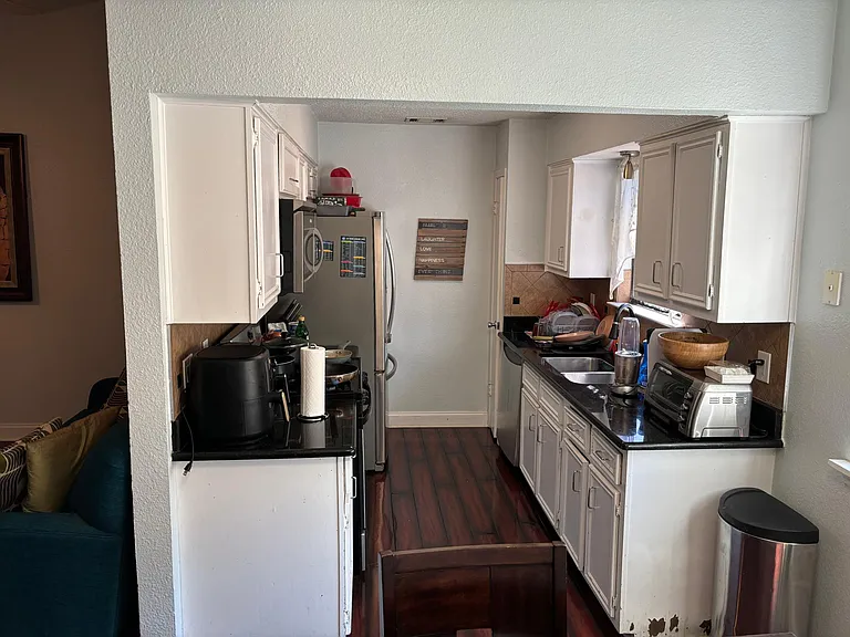 402 Fort Drum Dr — Photo 2