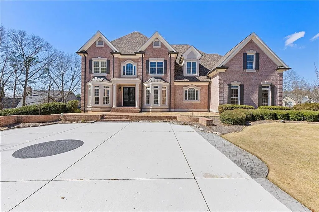 5 bed, 7.0 bath, 7408 sqft, $8,500 — Photo 1