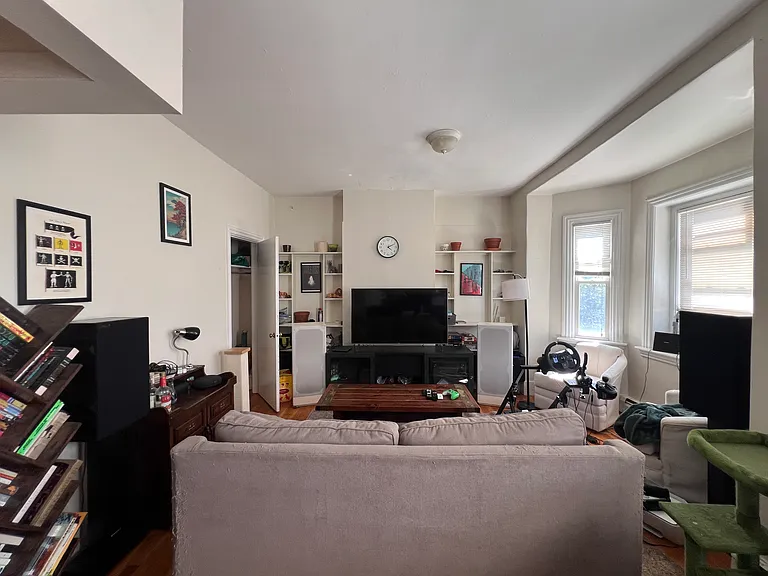 45 Florence St #3A — Photo 15