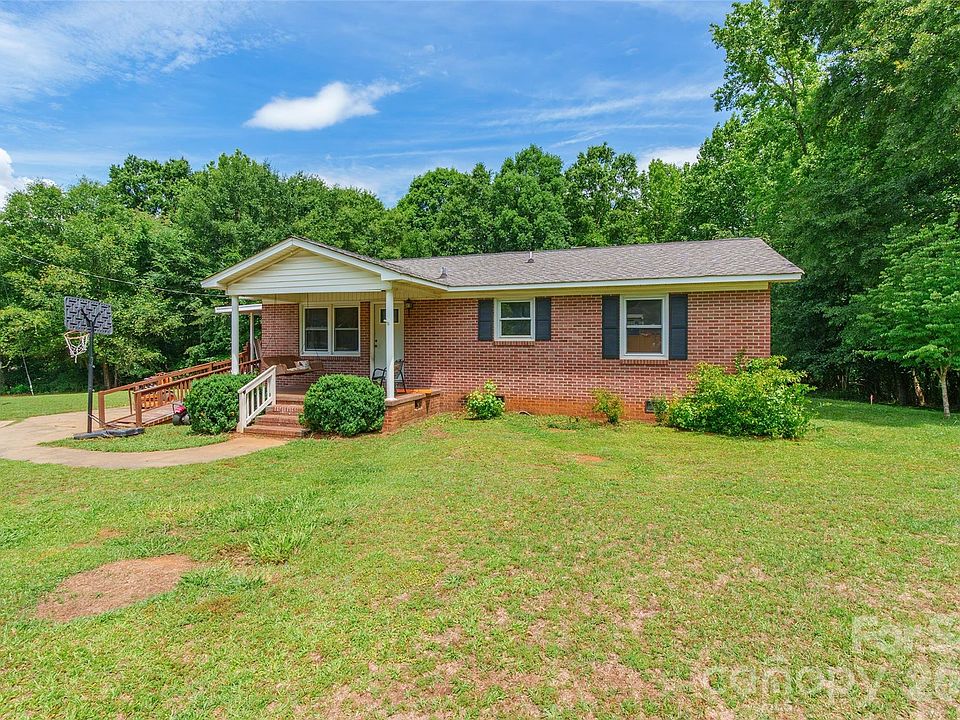 1st image of 1820 Brian Kelly Ln