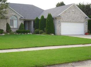 52469 Savannah Ln, Chesterfield, MI