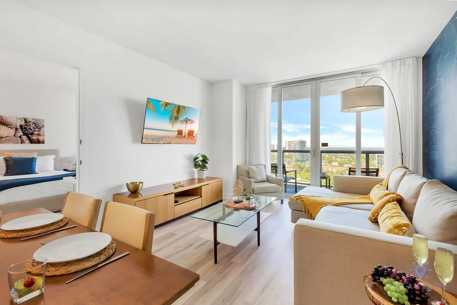 2 bed, 2.0 bath, 990 sqft, $4,035 — Photo 2