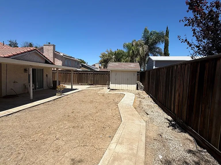 1648 Alberta St — Photo 18