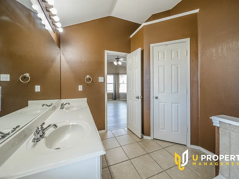 3501 Aldersyde Dr — Photo 27