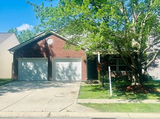 11064 Schoolhouse Rd, Fishers, IN 46037