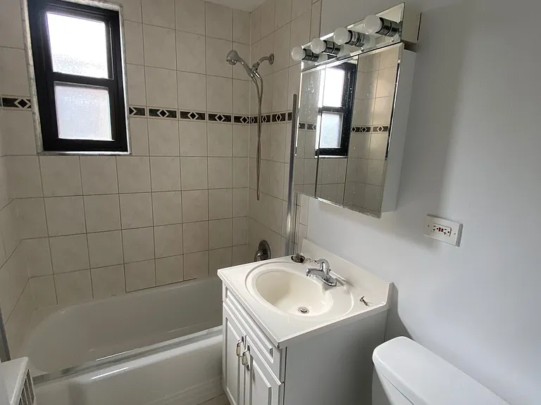7324 N Ridge Ave #3E — Photo 8