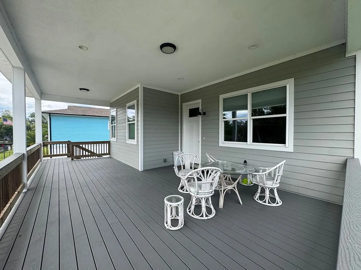 Building Photo - 356 Seminole Dr