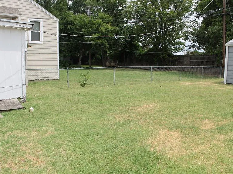471 Elm Ave — Photo 14