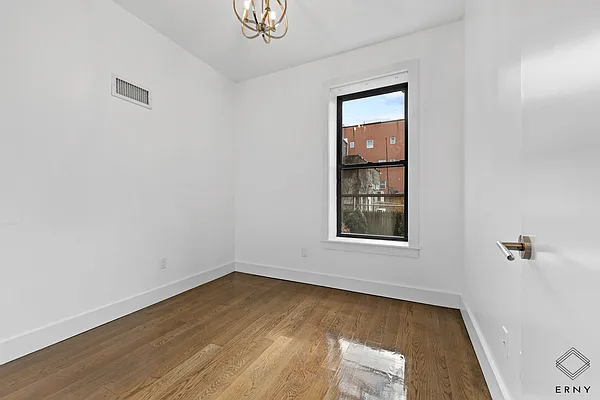 Rented by ERNY LLC | media 22