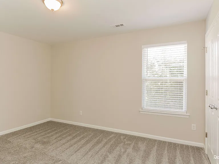 704 Perth Dr — Photo 10