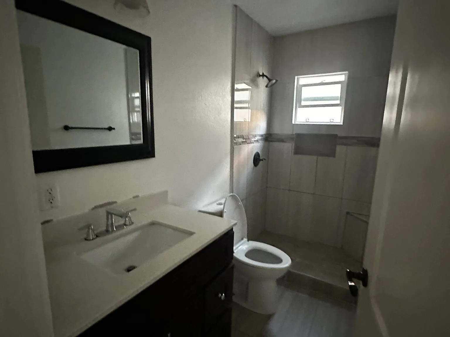 Spacious 4-Bedroom Home Near Cal State LA and Downtown Los Angeles — Photo 4