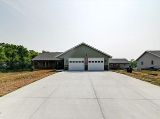 420 Samuel Cir, Arena, WI 53503