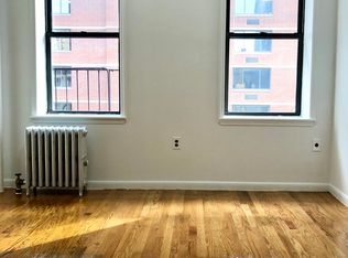 235 W 19th St #4A, New York, NY 10011