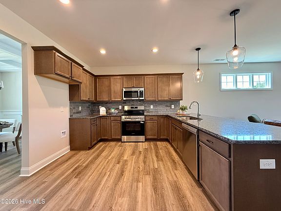 5th image of 253 Crowville Street