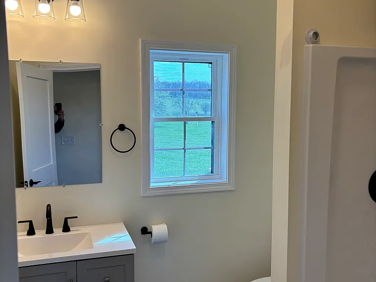 211 E Enfield Center Rd — Photo 14