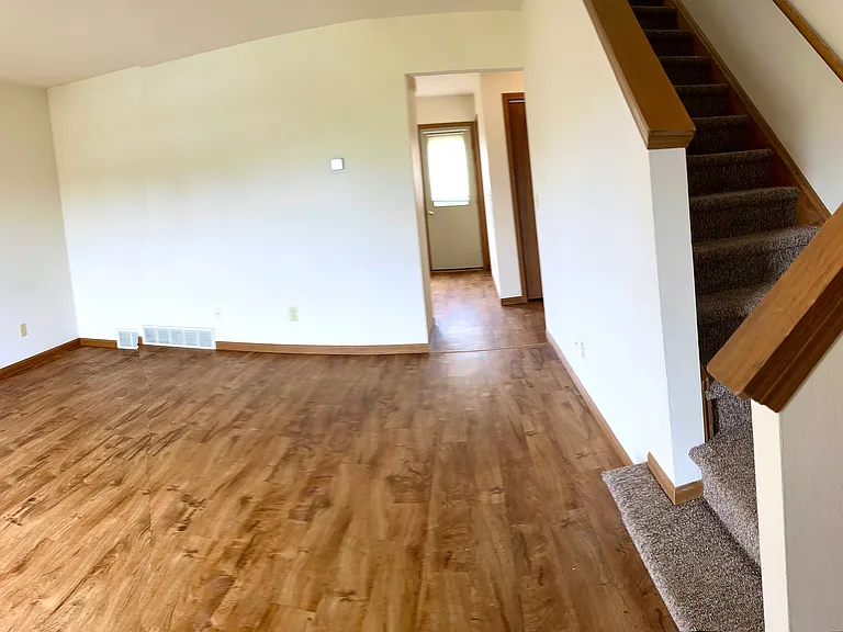 1211 Windwood Ln — Photo 2