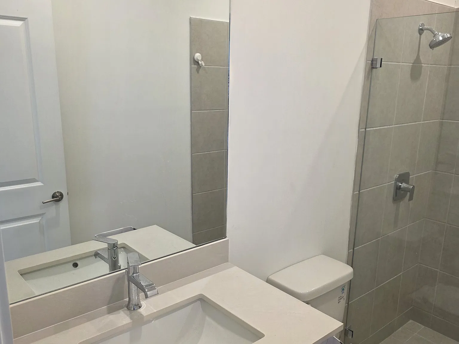 2 bed, 760 sqft, $2,350 — Photo 2