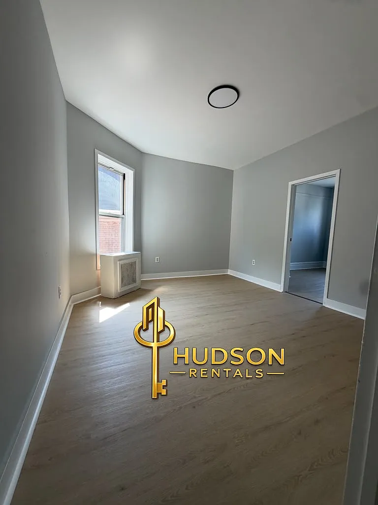 2 bed, 800 sqft, $1,950 — Photo 3