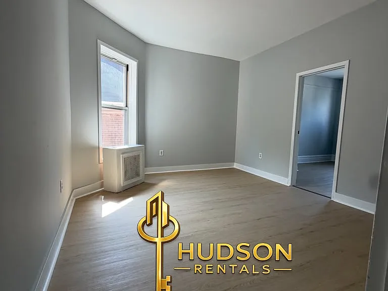 240 Claremont Ave #35 — Photo 4