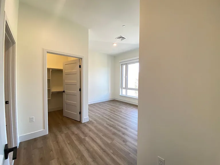 One Park Apartments — Photo 129