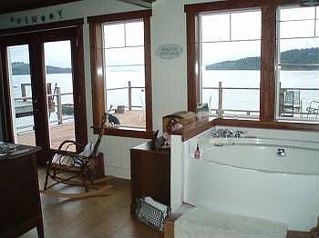 4th image of 86 N Salmon Bch