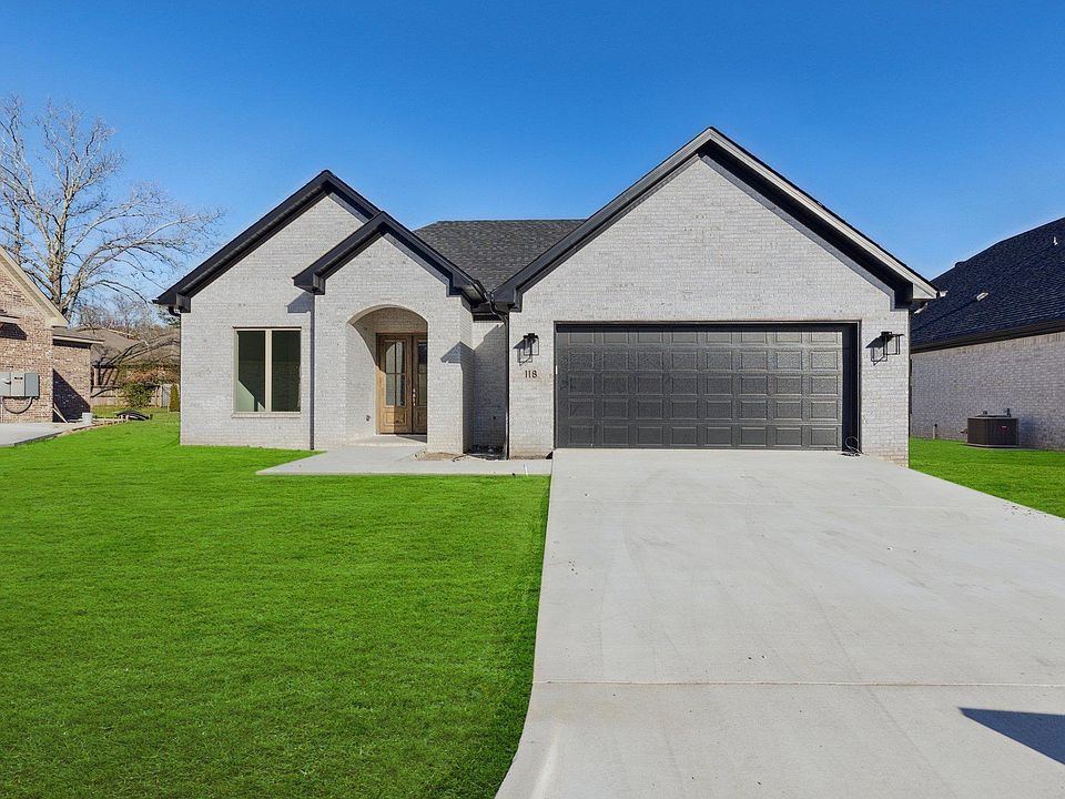1st image of 118 Woodlands Park Dr