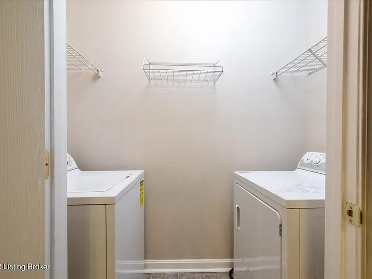 217 Hampton Place Ct — Photo 8