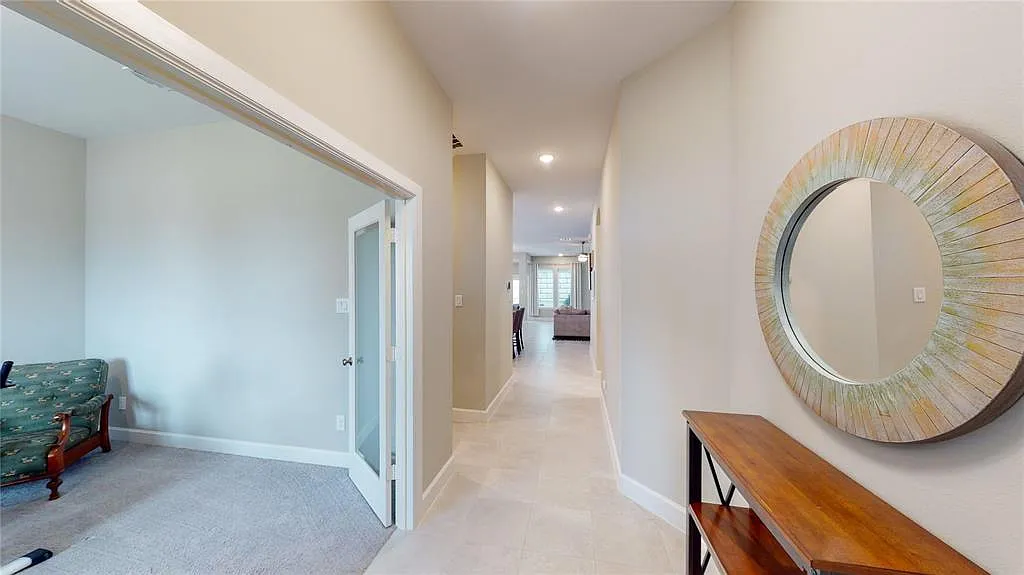 3 bed, 2.0 bath, 2179 sqft, $2,600 — Photo 4