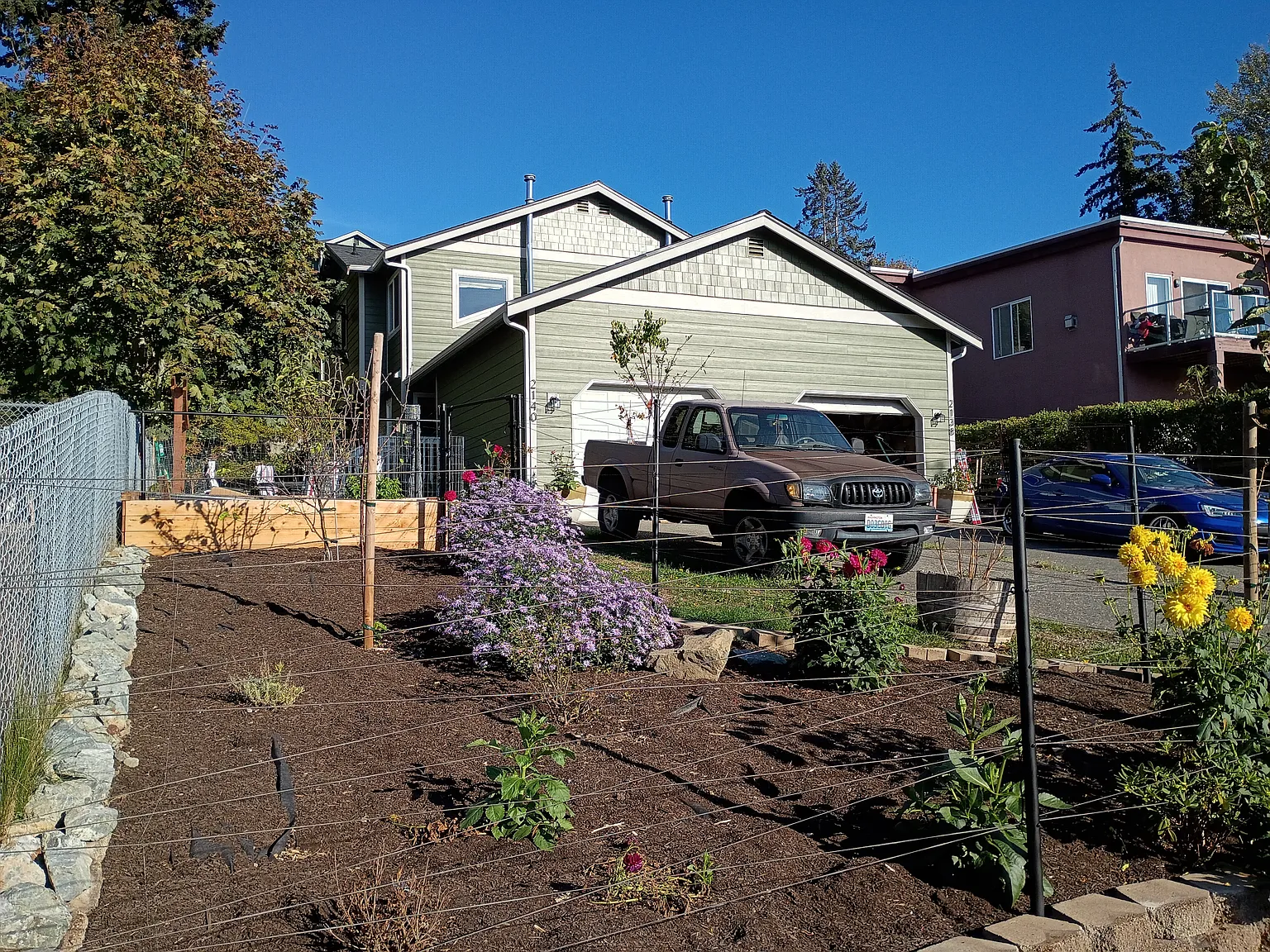 3 bed, 1.5 bath, 1000 sqft, $2,350 — Photo 1