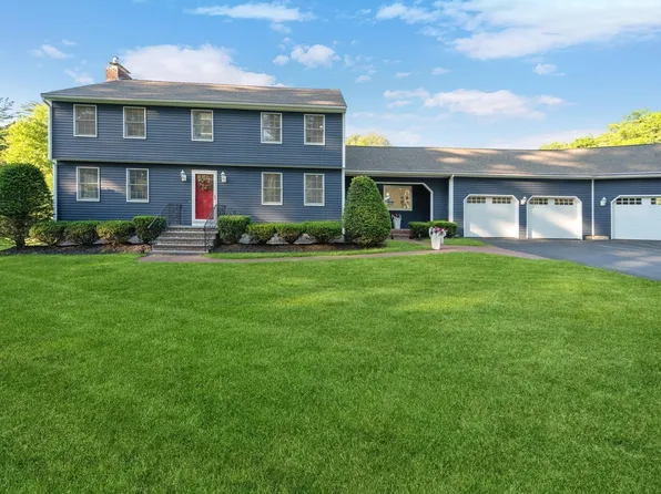 11 Lawndale Rd, Tyngsboro, MA 01879
